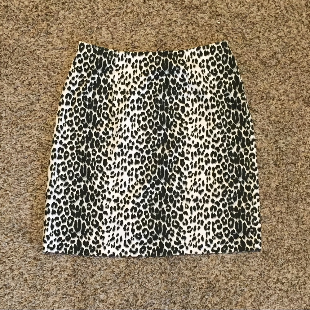 High waisted Black and white pencil skirt